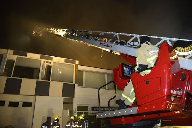 2018/47/20180218-03u38 GB 055 Zeer grote brand Jan van Gentstraat.jpg